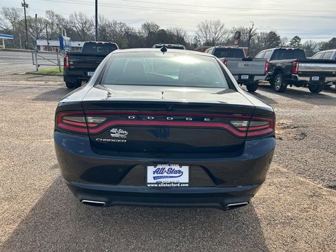 Used 2023 Dodge Charger SXT image 3