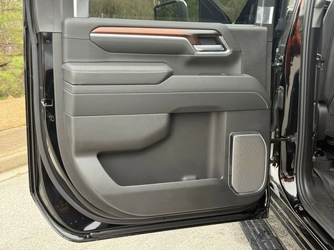 New 2026 GMC Sierra 3500 Denali w/ Denali Reserve Package image 23