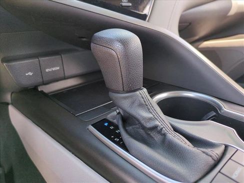 Used 2022 Toyota Camry LE FWD image 12