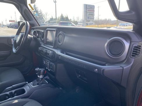 Used 2022 Jeep Wrangler Unlimited Sport image 37