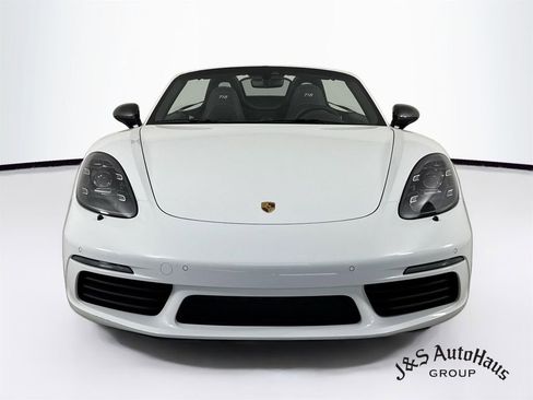 Used 2021 Porsche 718 Boxster RWD image 2