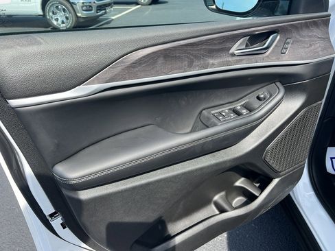 New 2025 Jeep Grand Cherokee L Limited w/ Trailer Tow Package image 8