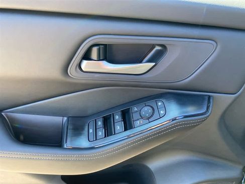 New 2026 Nissan Rogue SV image 10