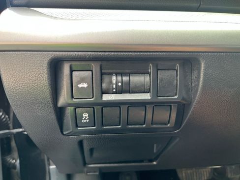 Used 2017 Subaru Legacy 2.5i w/ Alloy Wheel Package AWD/4WD image 20
