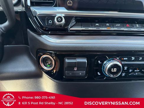 Used 2025 GMC Sierra 1500 SLT AWD/4WD image 21