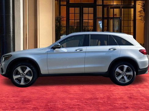 Used 2019 Mercedes-Benz GLC 300 image 2