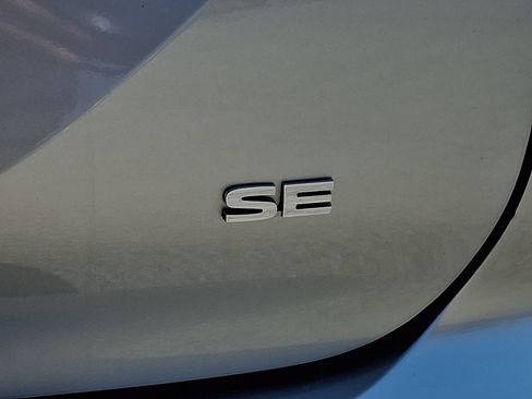 Used 2024 Mitsubishi Outlander SE AWD/4WD image 30