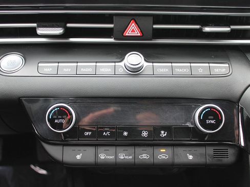 Used 2023 Hyundai Elantra SEL w/ Convenience Package image 33