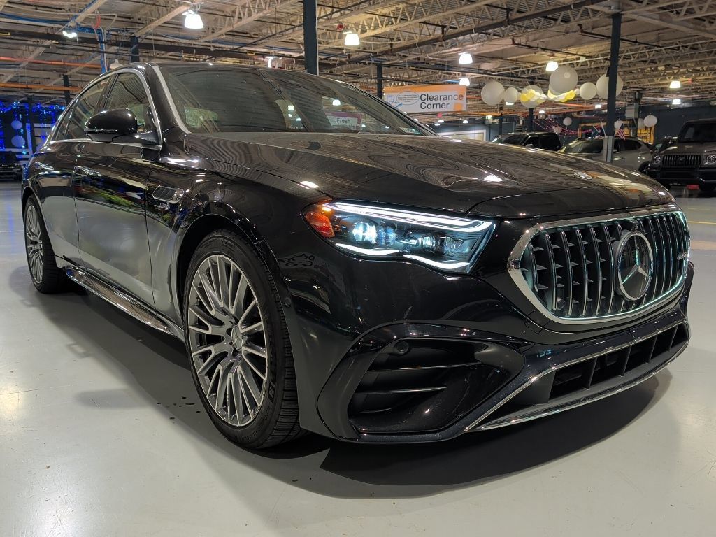 Used 2025 Mercedes-Benz E 53 AMG e 4MATIC Sedan image 5