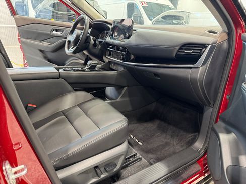 Used 2023 Nissan Rogue SL w/ SL Premium Package AWD/4WD image 14