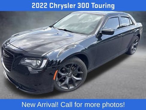 Used 2022 Chrysler 300 Touring w/ Sport Appearance Package RWD image 5