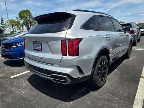 Certified 2022 Kia Sorento SX FWD image 10