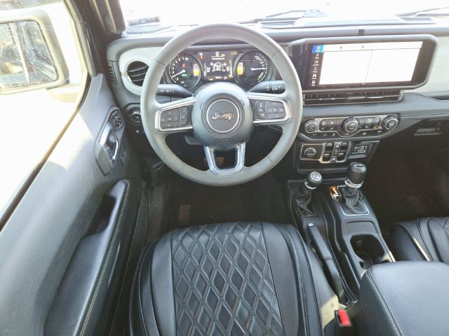 Used 2024 Jeep Wrangler Unlimited Sahara AWD/4WD image 8