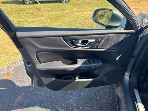 Used 2020 Volvo S60 T5 Inscription image 12