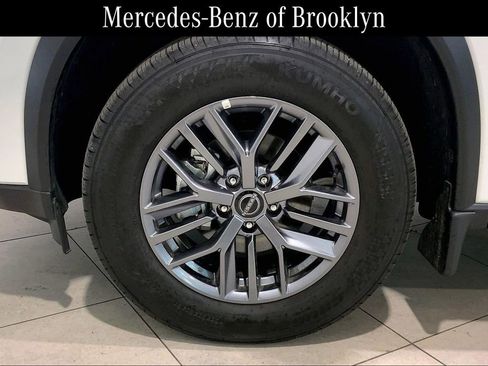 Used 2024 Nissan Rogue S image 10