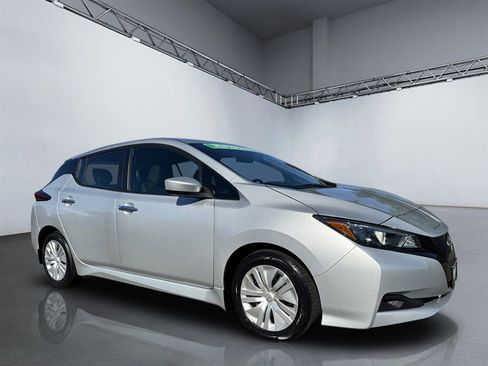 Used 2024 Nissan Leaf S image 8