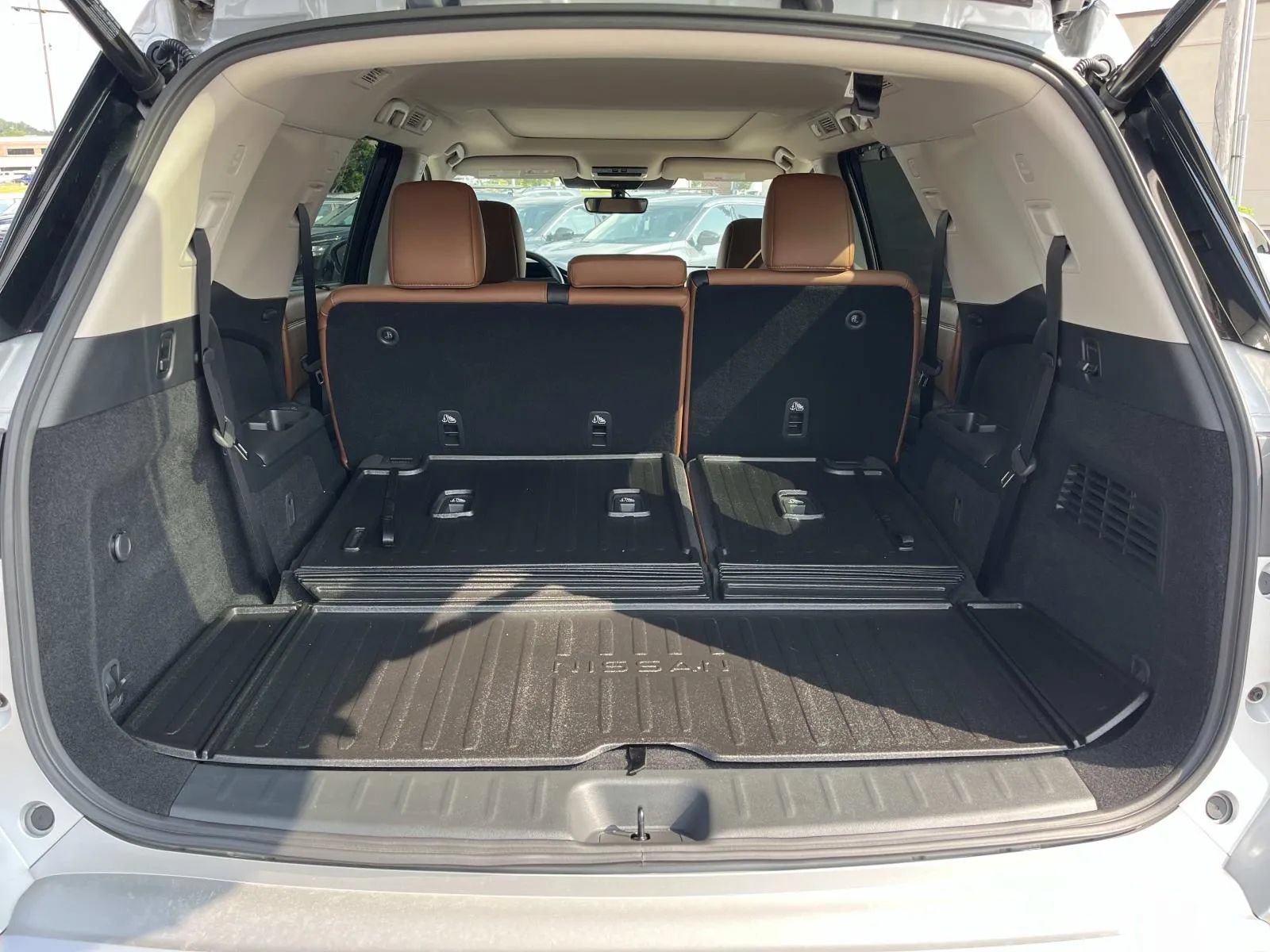 Used 2025 Nissan Pathfinder Platinum w/ Cargo Package FWD image 22