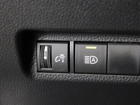 Used 2025 Toyota RAV4 LE AWD/4WD image 23