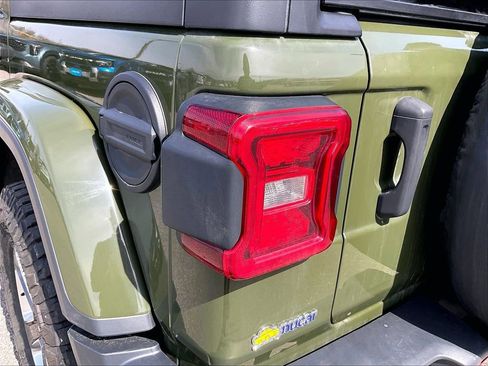 Used 2021 Jeep Wrangler Unlimited Sahara w/ Dual Top Group image 30