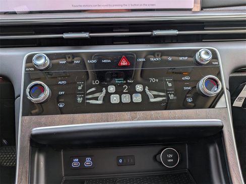 New 2026 Genesis GV80 2.5T Advanced image 23