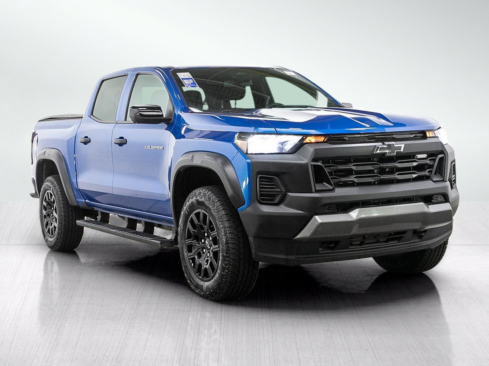 Used 2023 Chevrolet Colorado Trail Boss w/ Technology Package AWD/4WD image 8