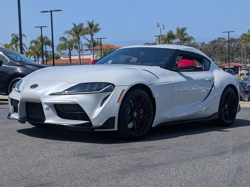 Used 2020 Toyota Supra Launch Edition w/ Driver Assist Package RWD image 9