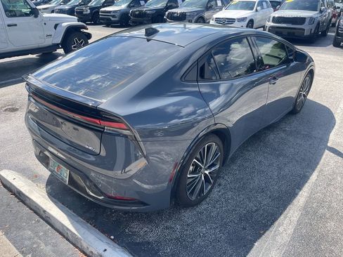 Used 2025 Toyota Prius XLE image 6