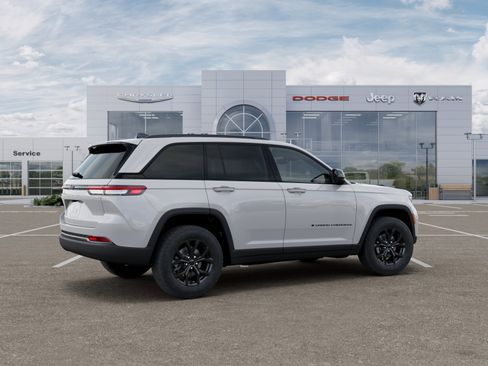 New 2025 Jeep Grand Cherokee Altitude AWD/4WD image 2