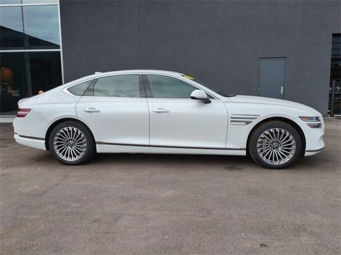 Certified 2023 Genesis G80 Base image 3