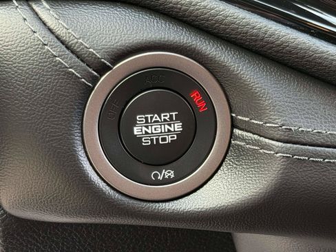 Used 2024 Dodge Durango SXT w/ SXT Blacktop Group AWD/4WD image 18