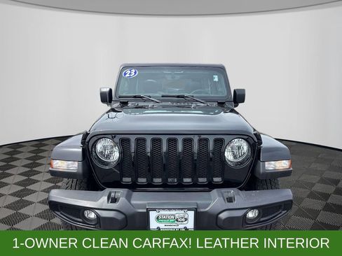 Used 2023 Jeep Wrangler Unlimited Sahara AWD/4WD image 6