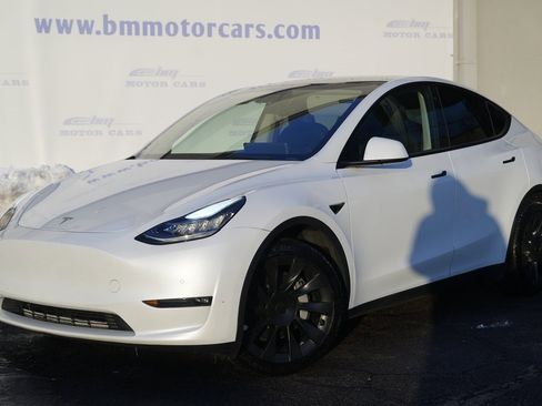 Used 2021 Tesla Model Y Long Range image 2