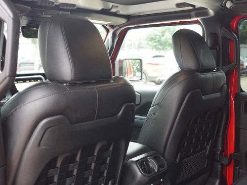 Used 2021 Jeep Wrangler Unlimited Rubicon 4xe w/ Cold Weather Group AWD/4WD image 21
