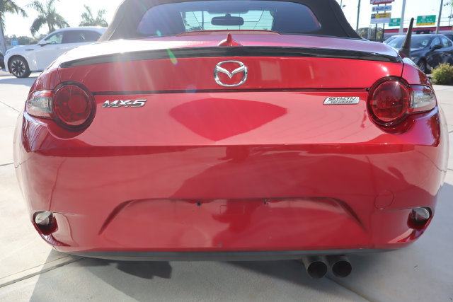 Used 2016 MAZDA MX-5 Miata Club RWD image 5