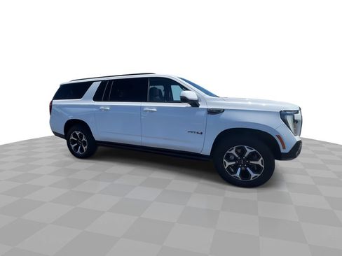Used 2025 GMC Yukon XL AT4 w/ AT4 Premium Package AWD/4WD image 9