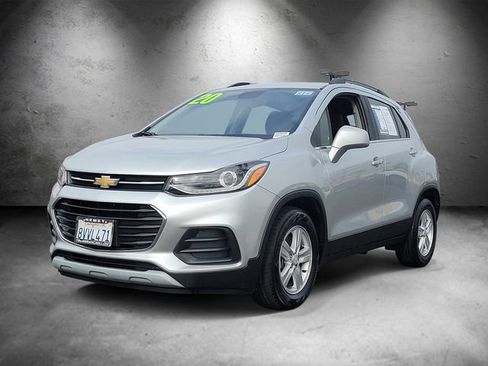 Used 2020 Chevrolet Trax LT w/ LT Convenience Package FWD image 5
