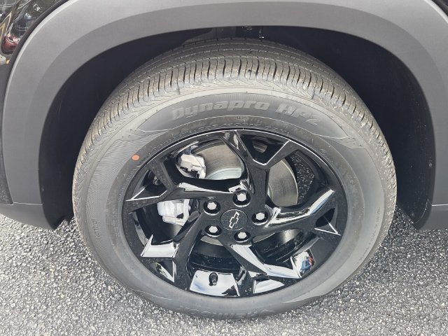 New 2026 Chevrolet Trax LT w/ Sunroof Package FWD image 5