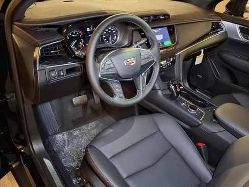 Used 2025 Cadillac XT5 Premium Luxury image 15