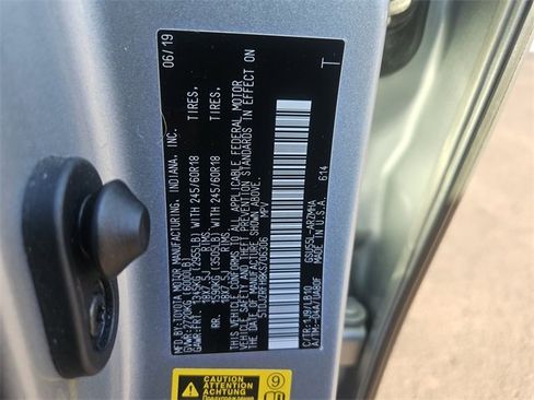 Used 2019 Toyota Highlander SE image 34