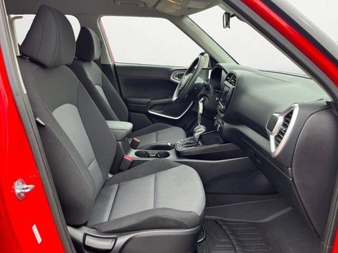 Used 2023 Kia Soul LX w/ LX Technology Package FWD image 18