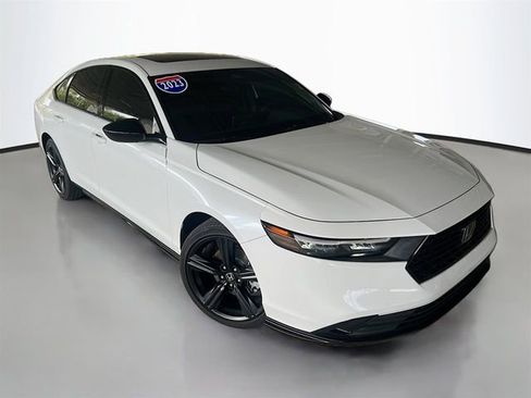 Used 2023 Honda Accord Sport image 2