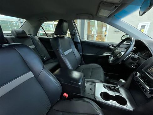 Used 2014 Toyota Camry SE FWD image 24