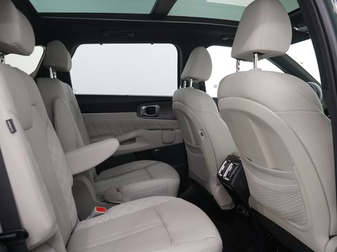 Used 2025 Kia Sorento SX Prestige AWD/4WD image 13