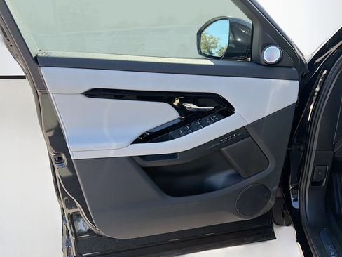 New 2026 Land Rover Range Rover Evoque Dynamic SE image 21