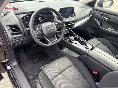 Used 2026 Nissan Rogue SV AWD/4WD image 17