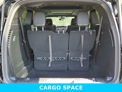 New 2026 Chrysler Pacifica Select image 10