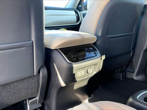 New 2026 Nissan Armada Platinum image 20