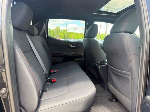Used 2017 Toyota Tacoma TRD Sport RWD image 21
