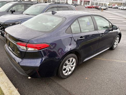 Used 2024 Toyota Corolla LE image 3