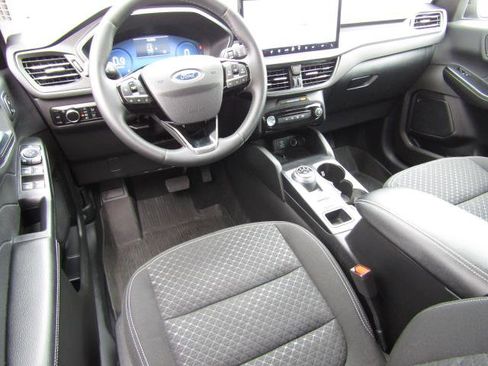 Used 2023 Ford Escape Active w/ Tech Pack #2 image 2